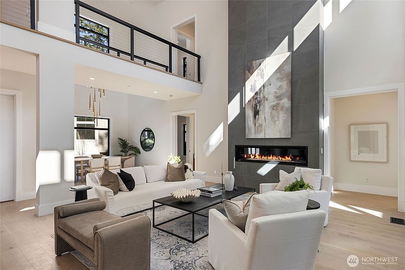 4th image of 13970 Manzanita Road NE