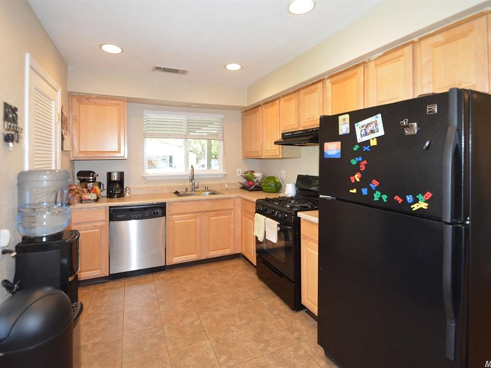 1st image of 6132 N Williamsburg Pl