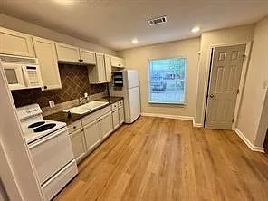 1405 Rice St — Photo 6