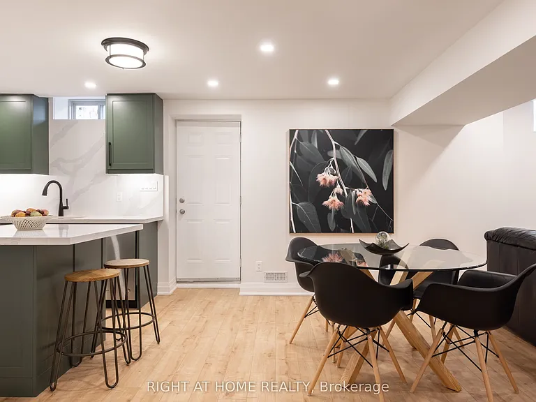 5 Chant Cres — Photo 2