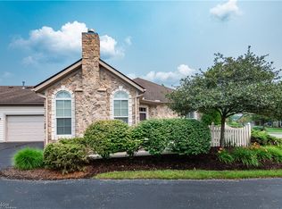 270 Sandover Dr, Aurora, OH 44202