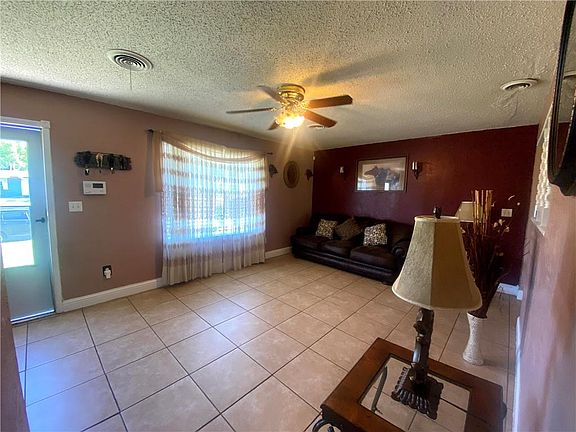 4th image of 2807 NW Lincoln Ave