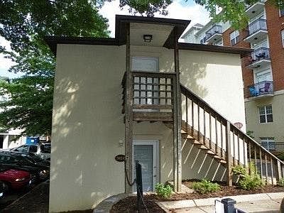 Graduate Court Cottage