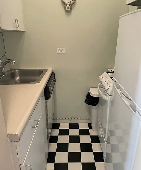 170 W 74th St #1105A — Photo 6