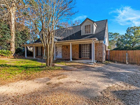 3rd image of 112 Bel Air Cir