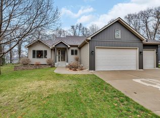 131 Frontier Ct, Sauk Rapids, MN 56379