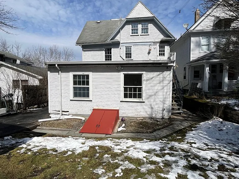 940 Woodlawn St — Photo 31
