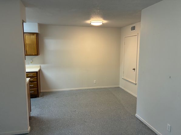 404 N White Oak St #B