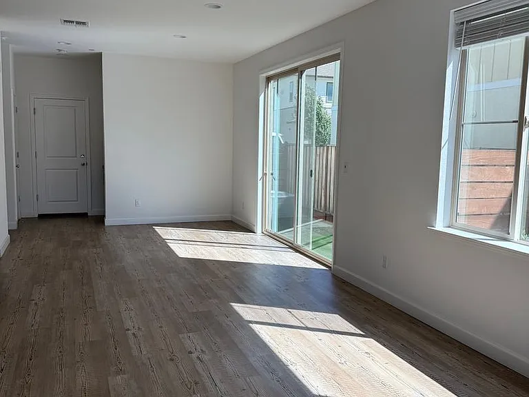 2460 Cinnabar Dr — Photo 2