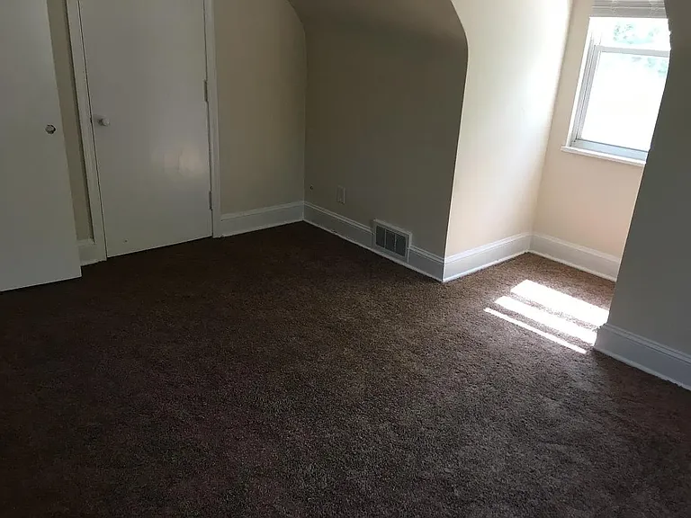 218 Granby Park #B — Photo 13