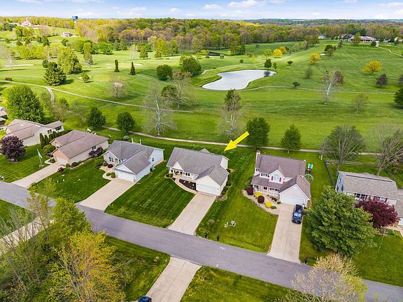 2nd image of 868 Fairway Dr