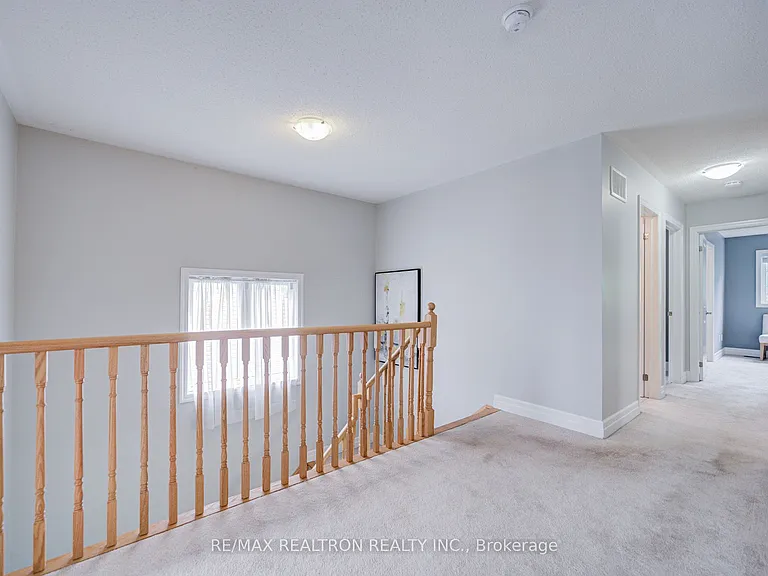 48 Robert Wilson Cres — Photo 24