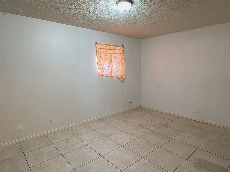 4712 Rip Van Winkle Ln — Photo 10