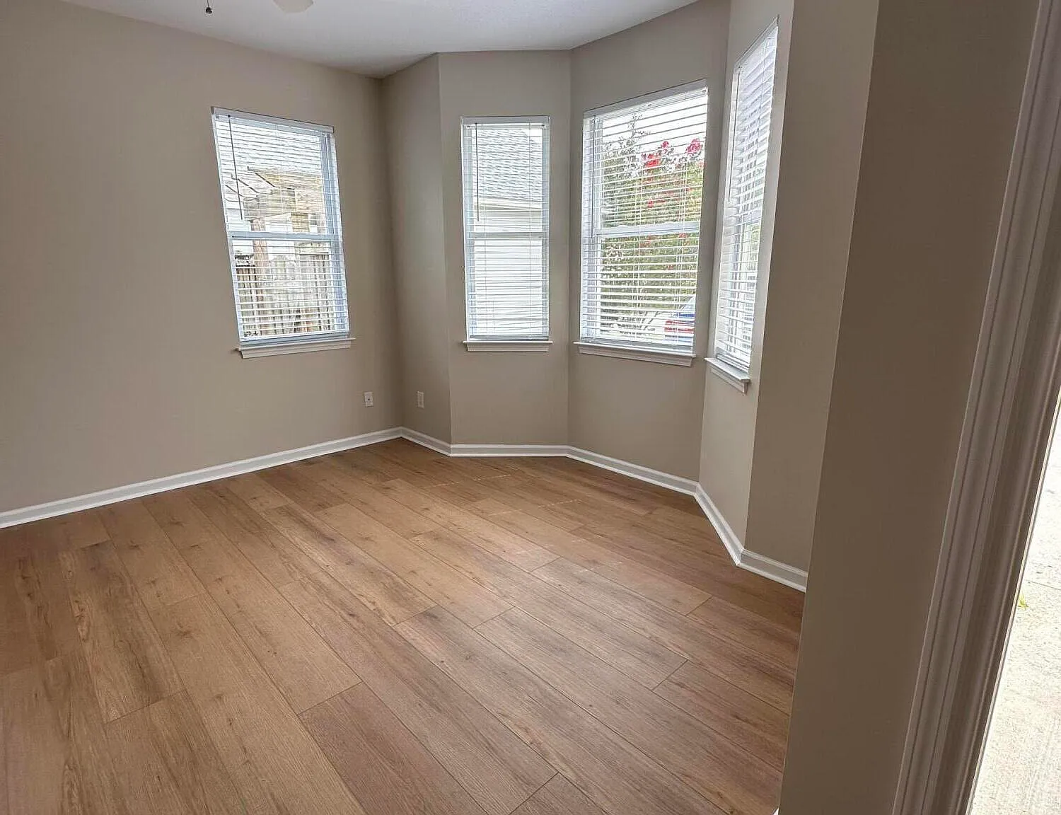 3 bed, 2.0 bath, $2,100 — Photo 3