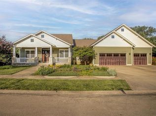 1123 Eagle Ln, Grafton, IL 62037