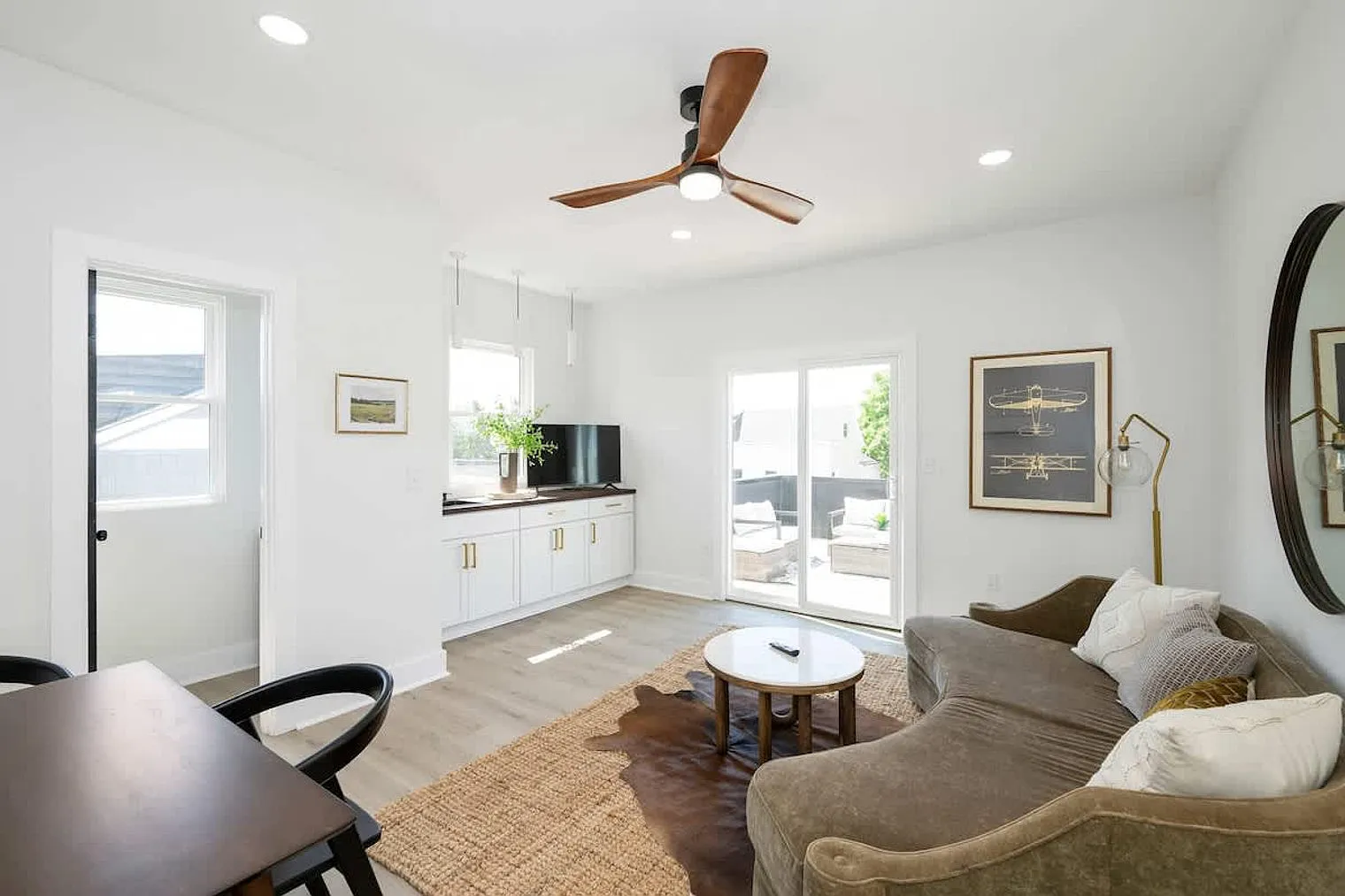 3 bed, 2.0 bath, 2217 sqft, $4,354 — Photo 1