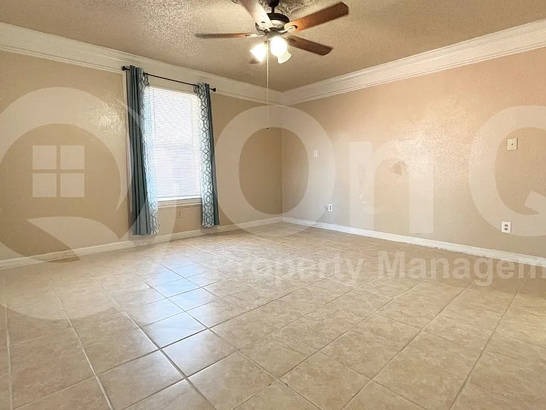 5400 Village Green Dr — Photo 19
