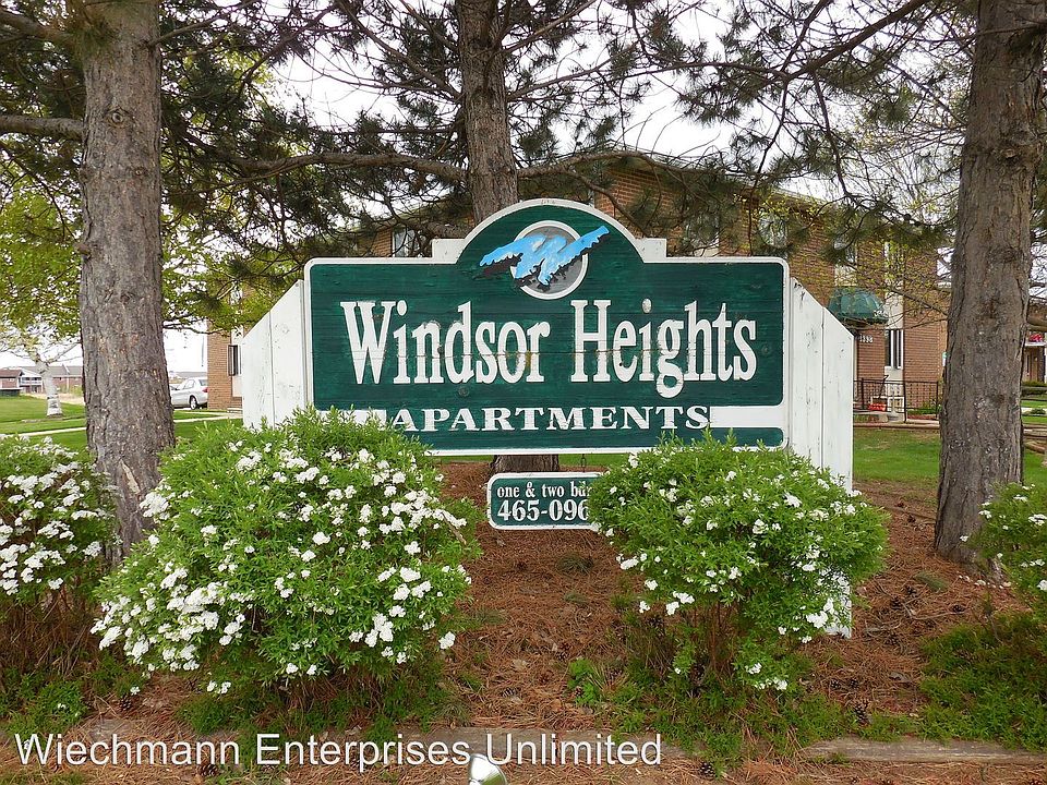 2nd image of 1653 Windsor Dr APT 1
