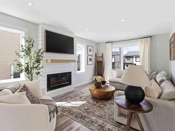 128 Titanium Cres, Halifax, NS B3P 0J2