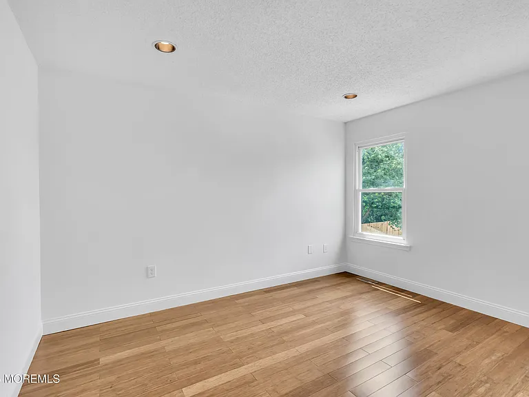 19 Longbrook Ln — Photo 34