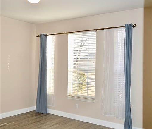 4th image of 11913 Gold Creek Dr E