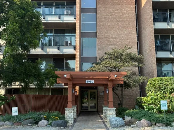 5950 Oakwood Dr APT 3H, Lisle, IL 60532