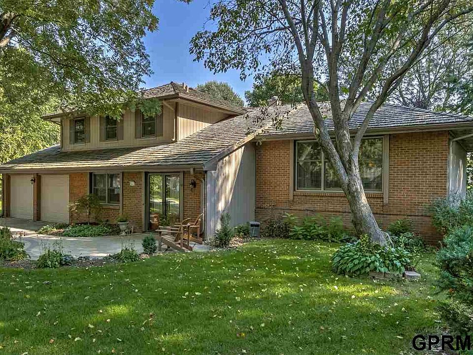 1st image of 5611 Oak Hills Cir