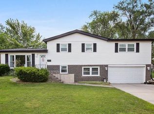 5705 Victoria Dr, Oak Forest, IL 60452