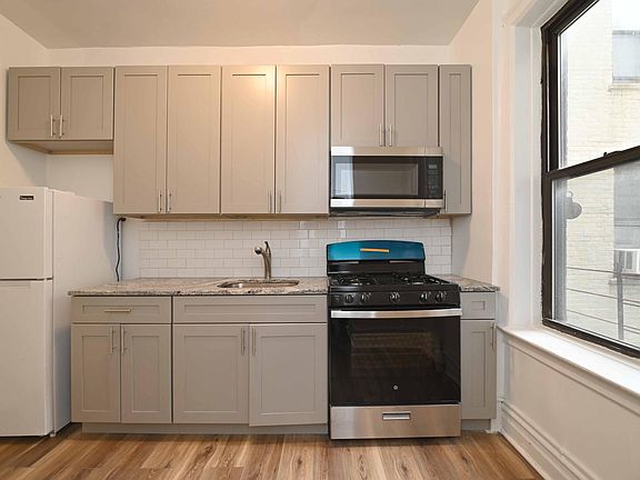 4th image of 8735 Bay Pkwy #303