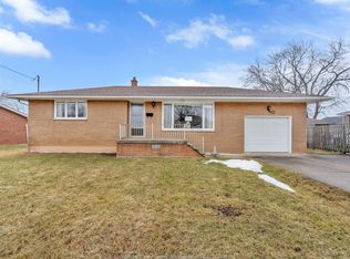 3090 Robinet Rd, Windsor, ON N8R1P6