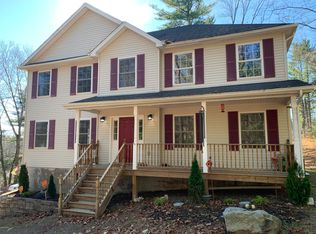 112 Woodland Dr, Dingmans Ferry, PA 18328