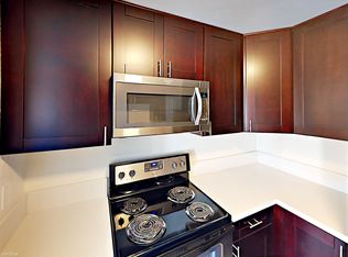384 Pala Vista Dr APT 4, Vista, CA 92083