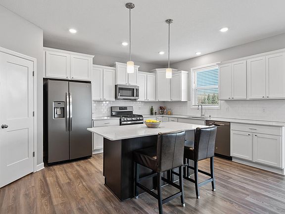 4th image of 7005 Guilford Ln