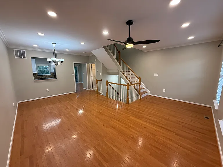 2427 Clover Field Cir — Photo 9