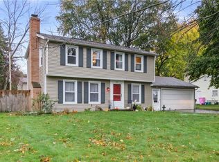 198 Ledgewood Dr, Rochester, NY 14615