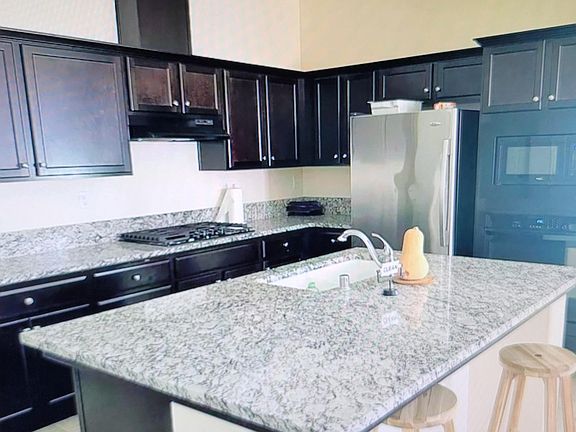 2nd image of 4395 Strathmore Pl