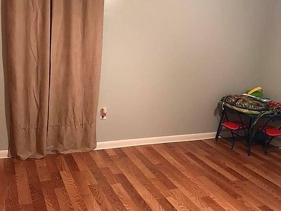 5th image of 106 Nancy St