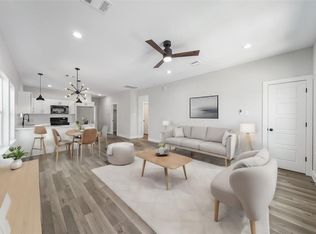 402 E 37th St #A, Houston, TX 77022