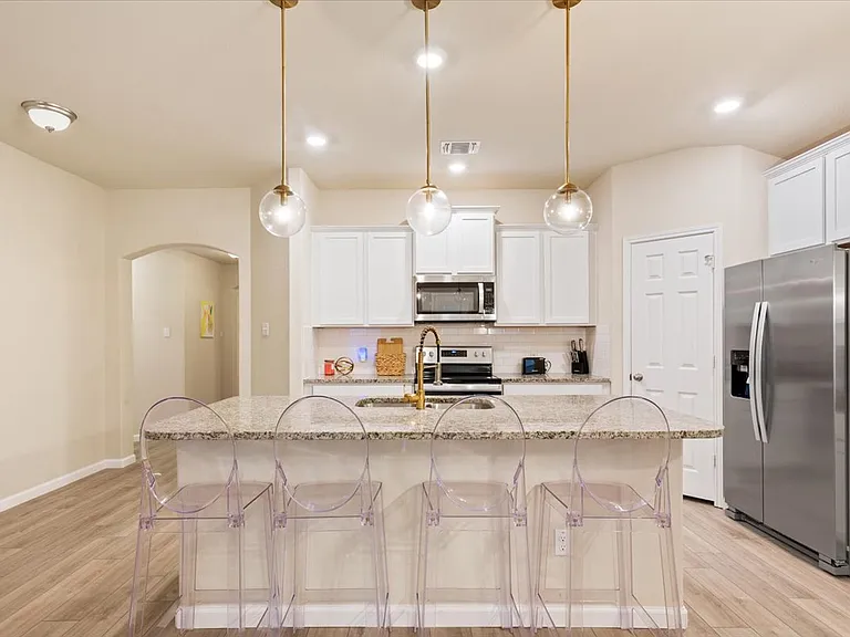 3105 Beutel Rd — Photo 4