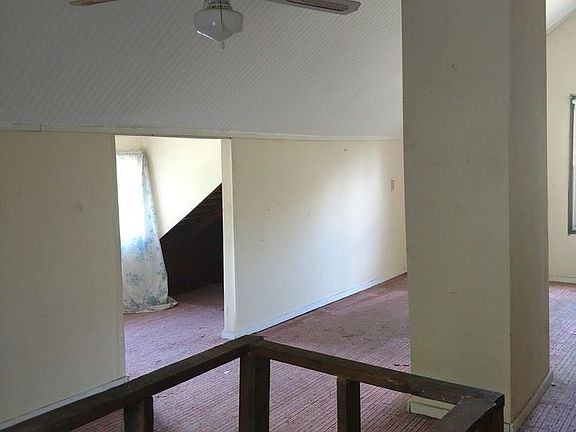 5th image of 208 Oxford Ave