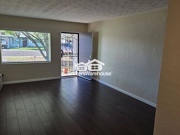 5th image of 2528 E Coolidge St