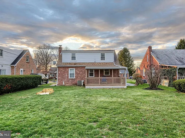 317 Greystone Rd — Photo 12