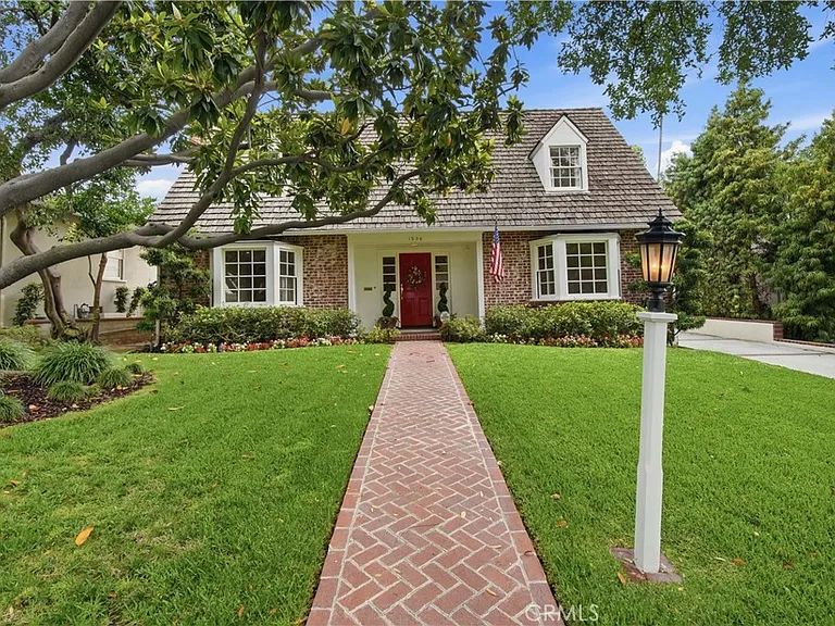 1536 Bradbury Rd — Photo 1
