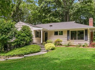 809 Long Hill Rd W, Briarcliff Manor, NY 10510