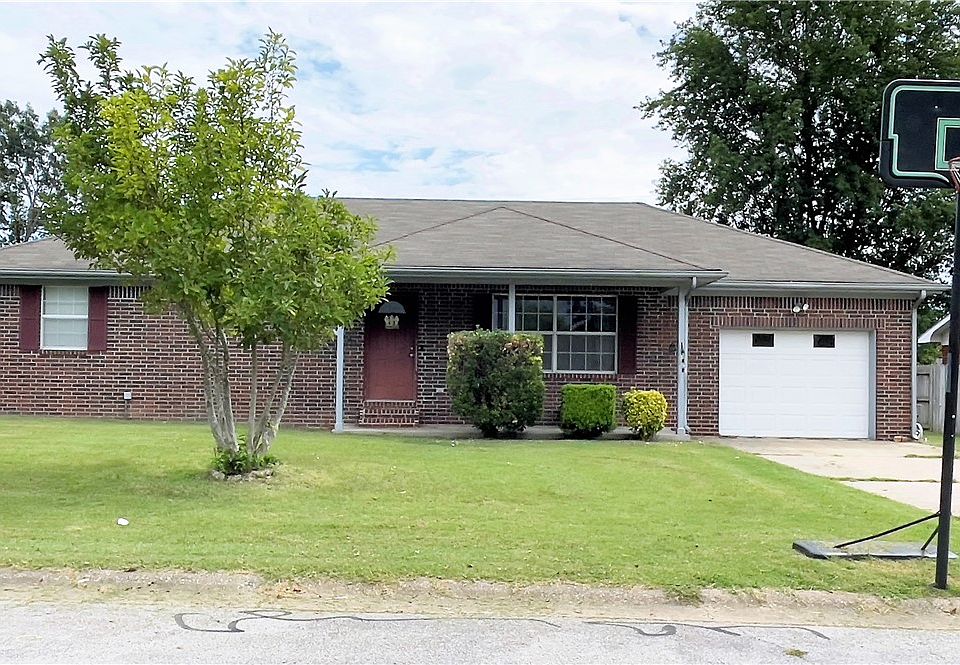1st image of 2707 Summitt Dr