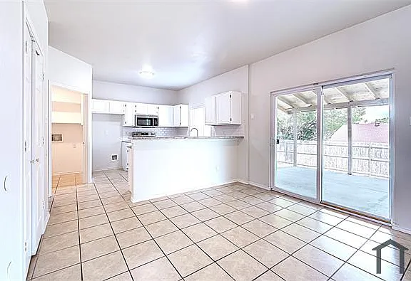 1411 Prentice St — Photo 5