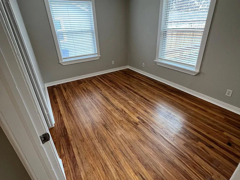 908 W Comanche St — Photo 11