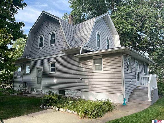 4th image of 561 Smith St