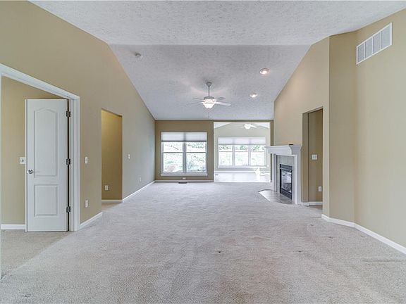 5th image of 497 Water Pointe Ln