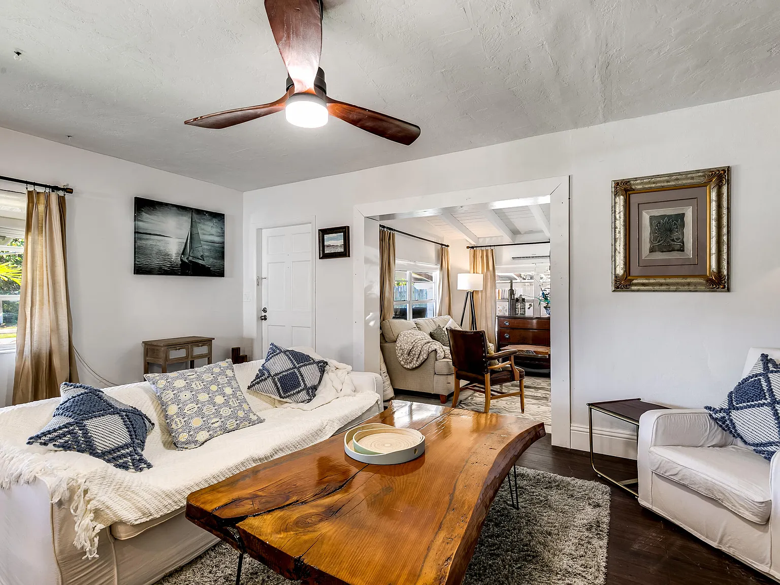 2 bed, 2.0 bath, 1076 sqft, $3,600 — Photo 2